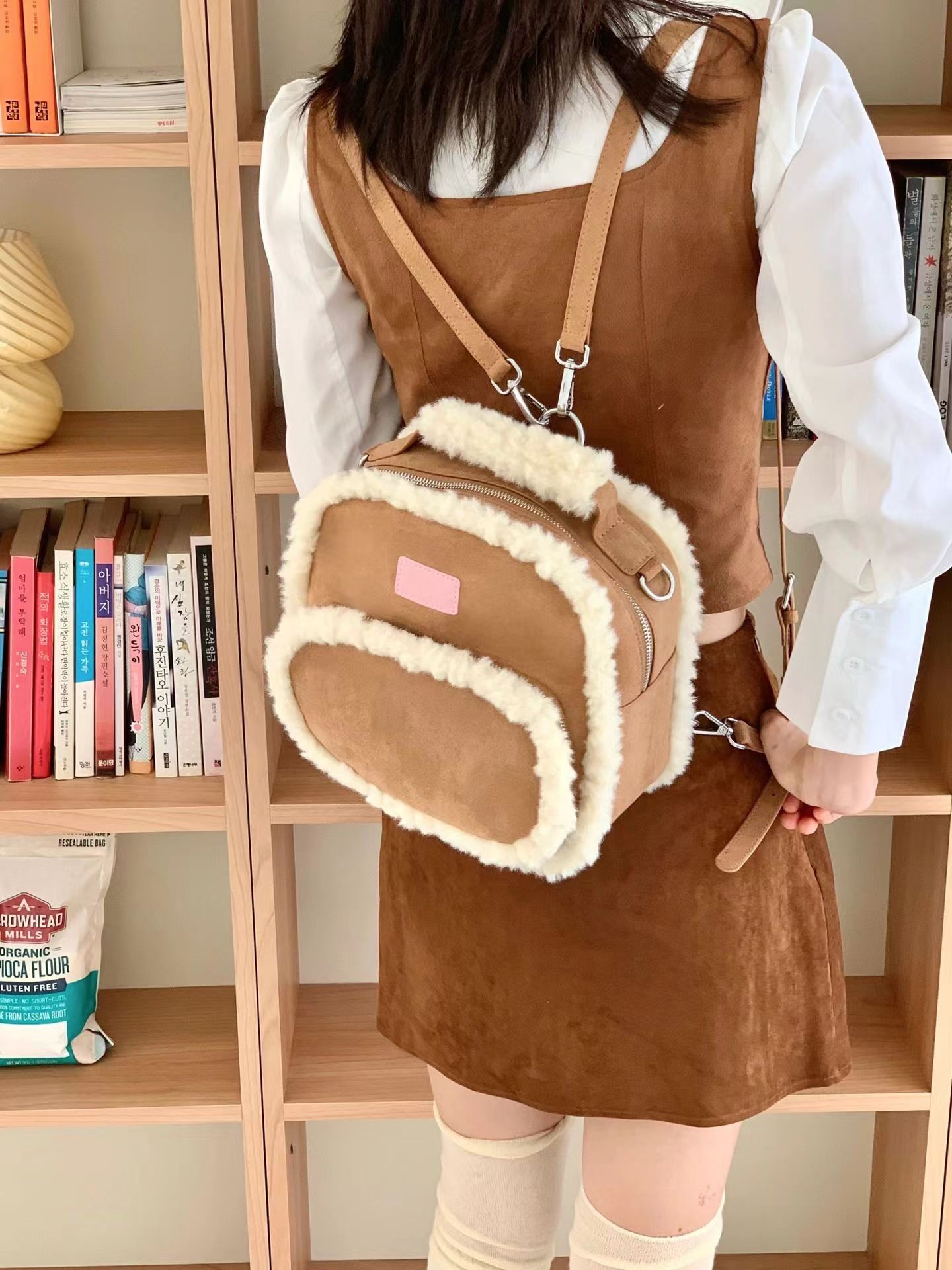 『新品優惠』毛茸茸秋冬可愛撞色羊羔毛絨麂皮絨手提單肩包後背包