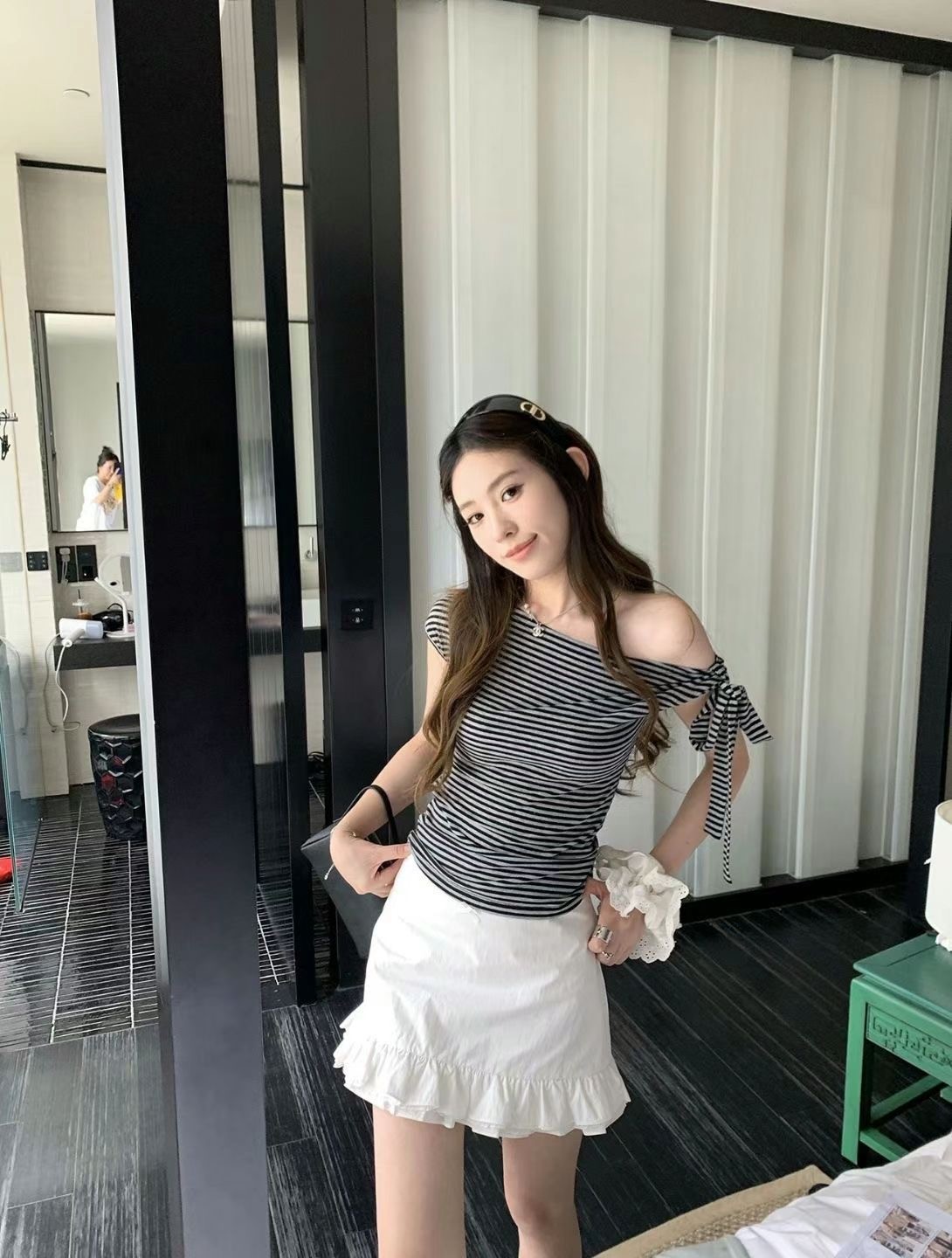 『廣州連線』5/21NEW 韓系辣妹風斜肩綁帶短袖T恤設計感修身氣質短款小上衣3色 #GZW5812
