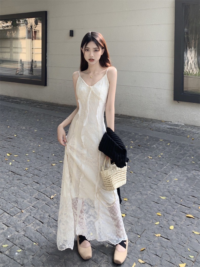 V領蕾絲吊帶收腰顯瘦垂感連身裙洋裝