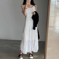 法式簡約圓領摺皺感吊帶連身裙洋裝2色